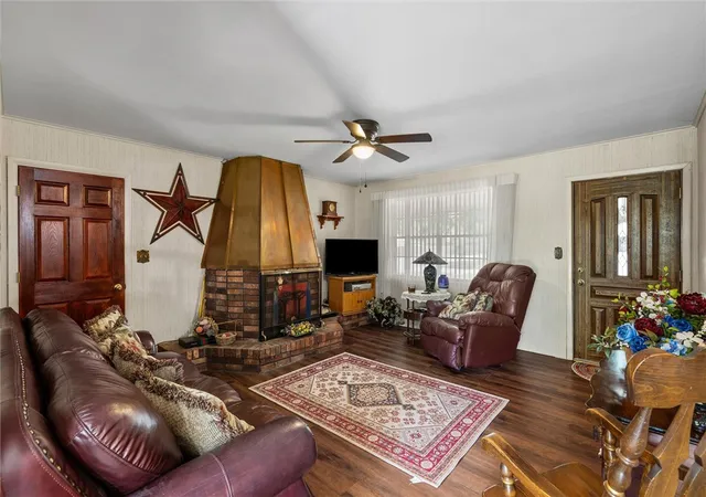 Photo 4 of Sale Pending at 1915 Dee Ave, Springdale, AR 72762 | MLS# 1354976 | Listing updated on 2026-08-29