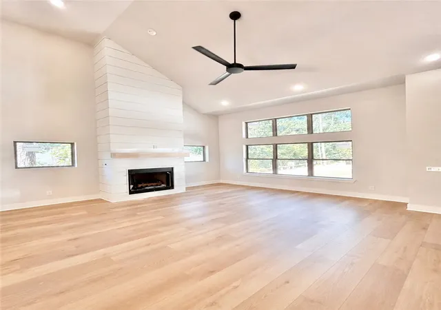 Photo 2 of Single family home for sale at 35 Shropshire Dr, Bella Vista, AR 72714 | MLS# 1354538 | Listing updated on 2026-09-08