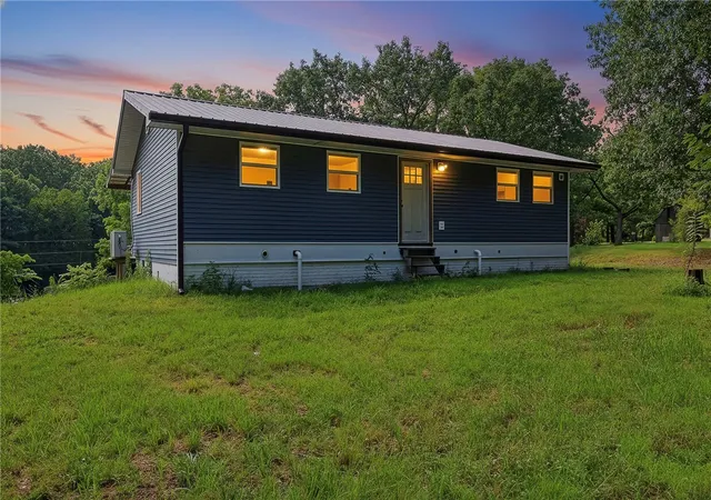 Photo 3 of Single family home for sale at 9906 Farm Rd 1162, Cassville, MO 65625 | MLS# 1355006 | Listing updated on 2026-09-10