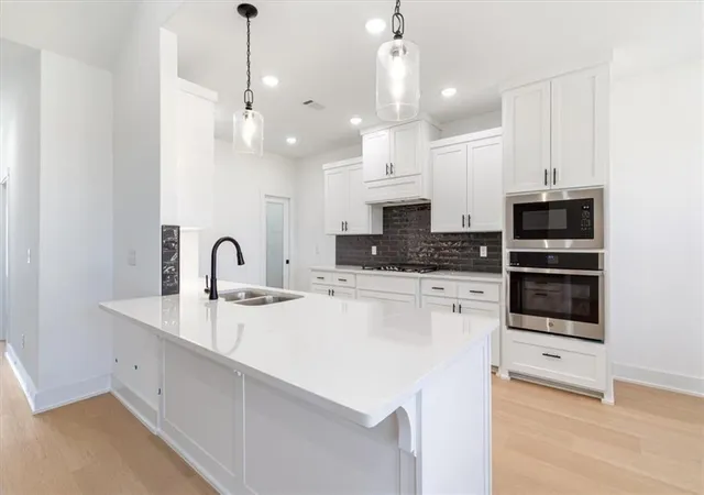 Photo 4 of Single family home for sale at 7008 SW High Meadow Blvd, Bentonville, AR 72713 | MLS# 1354942 | Listing updated on 2026-09-29