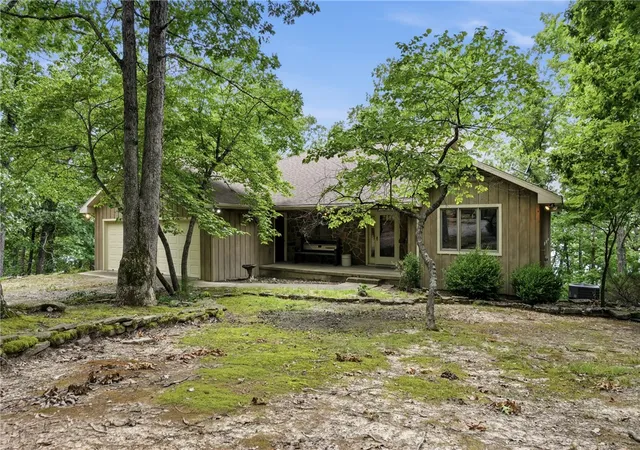 Photo 2 of Single family home for sale at 891 Lakeview Dr, Eureka Springs, AR 72631 | MLS# 1355100 | Listing updated on 2026-08-31