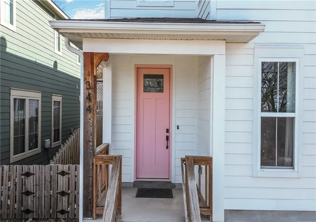 Townhouse for sale at 344 N Fletcher Ave, Fayetteville, AR 72701 | MLS# 1355103