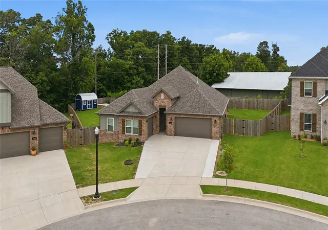 Photo 1 of Single family home for sale at 3800 Sw Pinecrest Dr, Bentonville, AR 72713 | MLS# 1354787 | Listing updated on 2026-08-28