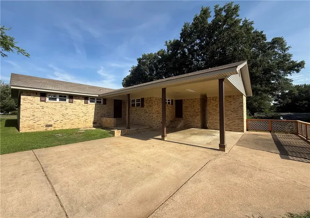 Photo 3 of Single family home for sale at 307 E Date St, Russellville, AR 72802 | MLS# 1354989 | Listing updated on 2026-09-05