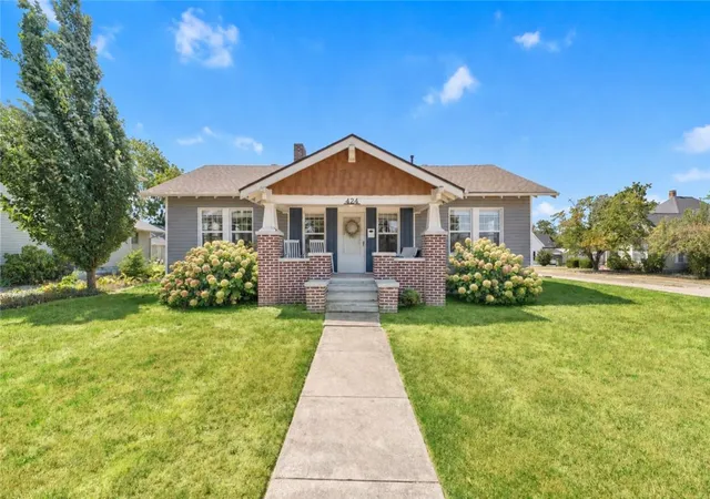 Photo 1 of Single family home for sale at 424 W Cedar St, Rogers, AR 72756 | MLS# 1355124 | Listing updated on 2026-09-11