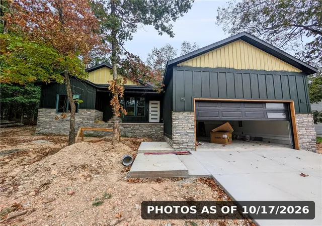 Photo 1 of Single family home for sale at 27 Islay Dr, Bella Vista, AR 72715 | MLS# 1355388 | Listing updated on 2026-10-17