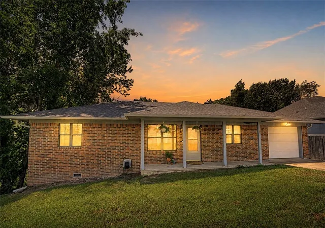 Photo 1 of Single family home for sale at 8 Dillow Ln, Bella Vista, AR 72714 | MLS# 1355396 | Listing updated on 2026-09-23