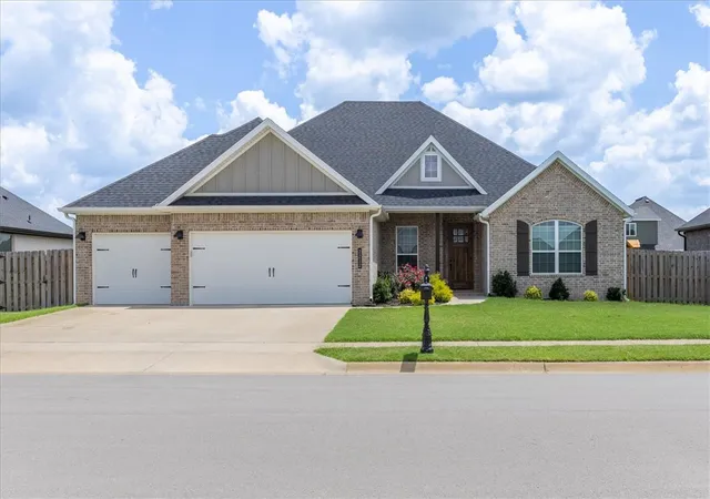 Photo 1 of Single family home for sale at 2212 Abbott Ln, Pea Ridge, AR 72751 | MLS# 1355142 | Listing updated on 2026-08-29