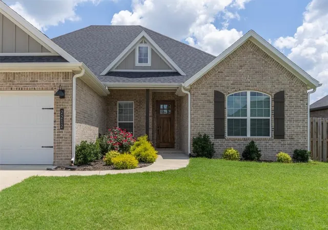 Photo 3 of Single family home for sale at 2212 Abbott Ln, Pea Ridge, AR 72751 | MLS# 1355142 | Listing updated on 2026-09-30
