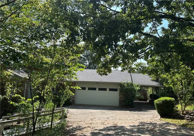Photo 3 of Single family home for sale at 61 Abbey Rd, Russellville, AR 72802 | MLS# 1355430 | Listing updated on 2026-10-05