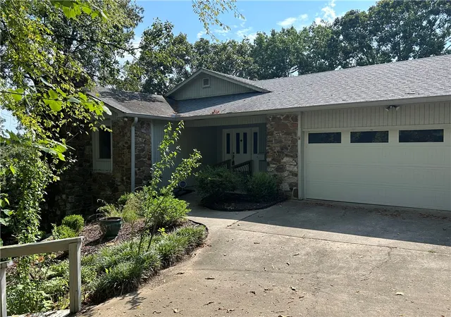 Photo 4 of Single family home for sale at 61 Abbey Rd, Russellville, AR 72802 | MLS# 1355430 | Listing updated on 2026-10-05