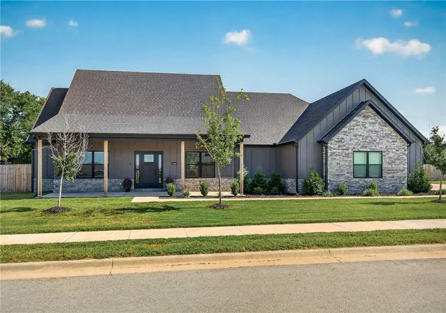 Photo 1 of Sale Pending at 1900 Strong Ave, Pea Ridge, AR 72751 | MLS# 1355136 | Listing updated on 2026-09-16