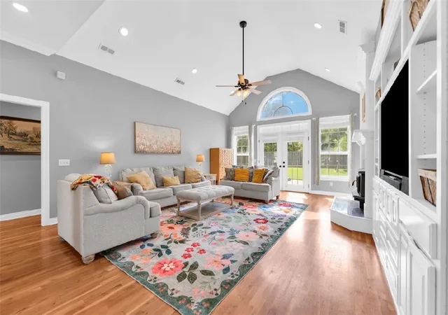 Photo 2 of Single family home for sale at 6 Breeghle Ln, Bella Vista, AR 72714 | MLS# 1355441 | Listing updated on 2026-09-10