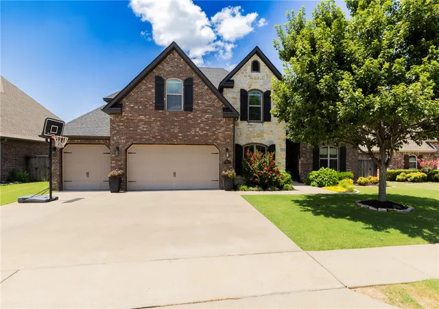 Photo 1 of Sale Pending at 6214 S 28th Street, Rogers, AR 72758 | MLS# 1354397 | Listing updated on 2026-10-21