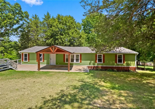 Photo 2 of Manufactured home for sale at 8431 Navajo Trl, Rogers, AR 72756 | MLS# 1355616 | Listing updated on 2026-09-13