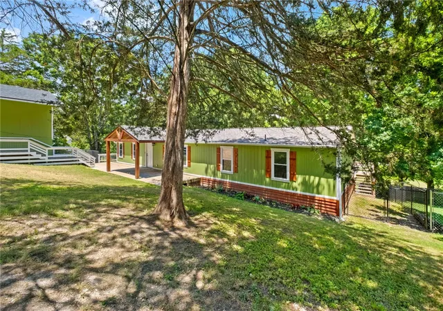 Photo 3 of Manufactured home for sale at 8431 Navajo Trl, Rogers, AR 72756 | MLS# 1355616 | Listing updated on 2026-09-13