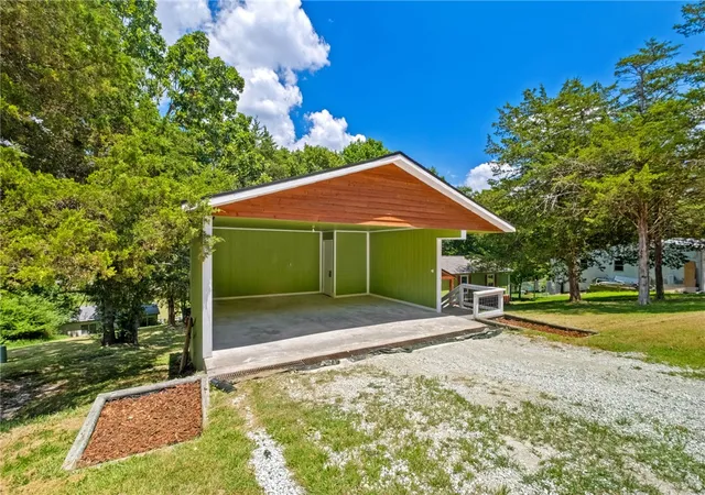 Photo 3 of Manufactured home for sale at 8431 Navajo Trl, Rogers, AR 72756 | MLS# 1355616 | Listing updated on 2026-09-13