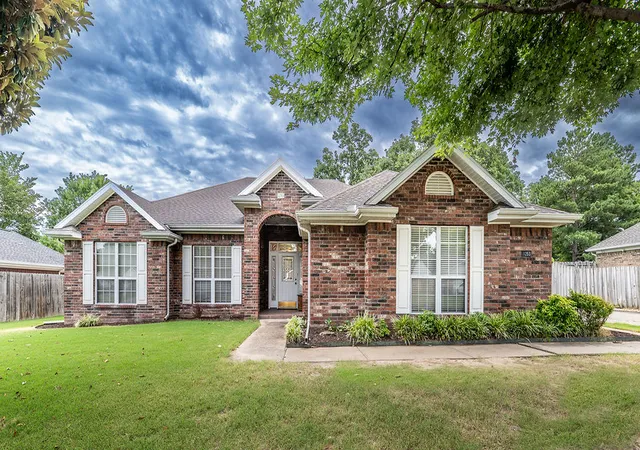 Photo 3 of Single family home for sale at 1253 Forest, Springdale, AR 72764 | MLS# 1355632 | Listing updated on 2026-09-20