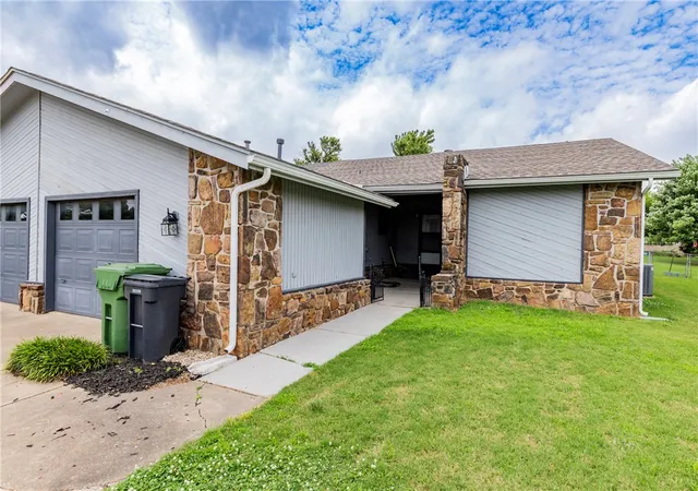 Photo 1 of Townhouse for sale at 1013 W Linden St, Rogers, AR 72756 | MLS# 1355705 | Listing updated on 2026-10-20