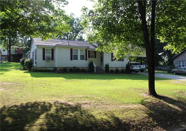 Photo 1 of Single family home for sale at 1002 N Robinson, Harrison, AR 72601 | MLS# 1355815 | Listing updated on 2026-09-30