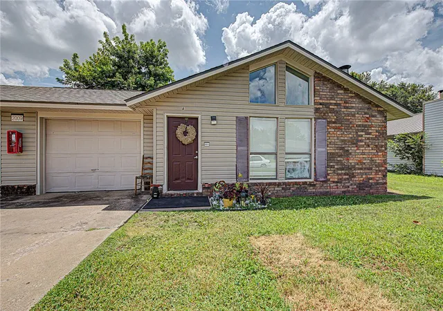 Photo 3 of Sale Pending at 2009 A&b Christy Dr, Springdale, AR 72764 | MLS# 1355511 | Listing updated on 2026-08-31