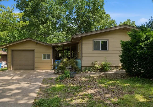 Photo 3 of Single family home for sale at 12 Harlow Dr, Bella Vista, AR 72715 | MLS# 1355929 | Listing updated on 2026-09-14