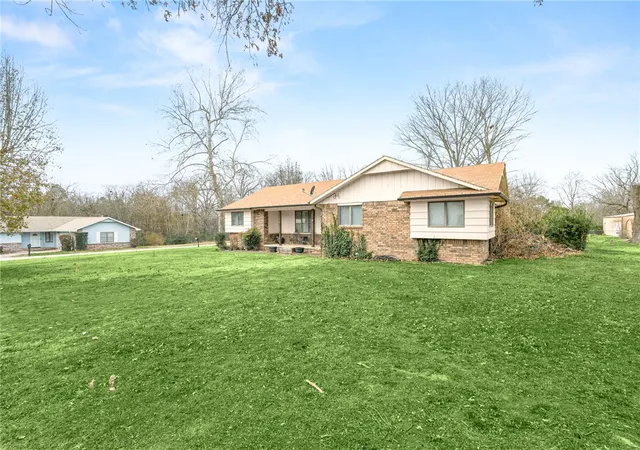 Photo 3 of Single family home for sale at 11680 Amy Ave, Rogers, AR 72756 | MLS# 1355323 | Listing updated on 2026-09-06