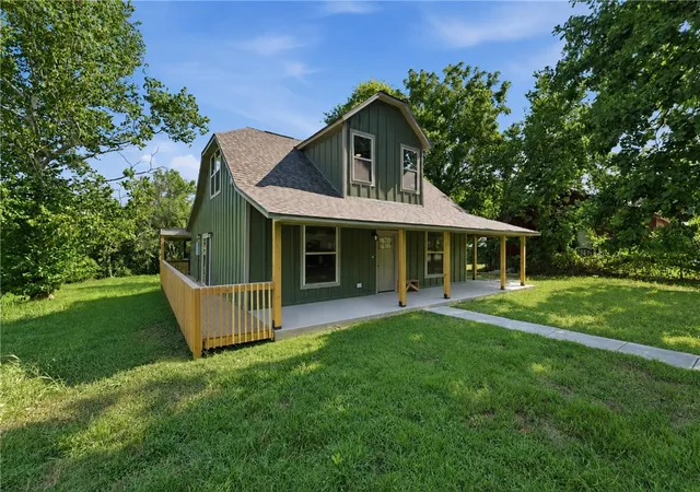 Photo 3 of Single family home for sale at 308 Flickinger St, Sulphur Springs, AR 72768 | MLS# 1355995 | Listing updated on 2026-09-03