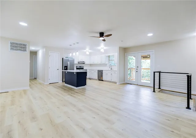 Photo 3 of Single family home for sale at 14 Abbey Ln, Bella Vista, AR 72715 | MLS# 1355998 | Listing updated on 2026-09-19