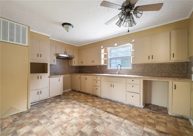 Photo 3 of Single family home for sale at 1209 3rd Street, Ozark, AR 72949 | MLS# 1356103 | Listing updated on 2026-09-22