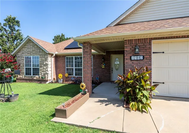 Photo 2 of Sale Pending at 1302 E Crawford St, Gentry, AR 72734 | MLS# 1355903 | Listing updated on 2026-09-03
