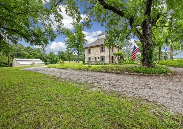 Photo 1 of Single family home for sale at 2597 County Rd 327, Berryville, AR 72616 | MLS# 1356005 | Listing updated on 2026-10-21