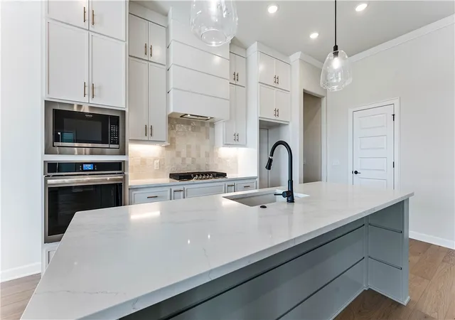 Photo 3 of Single family home for sale at 701 Steep Hl Ln, Cave Springs, AR 72718 | MLS# 1356127 | Listing updated on 2026-10-22