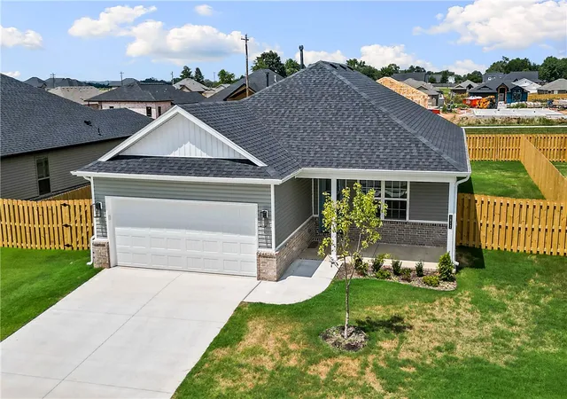 Photo 2 of Single family home for sale at 1812 Bugg St, Pea Ridge, AR 72751 | MLS# 1356115 | Listing updated on 2026-10-05