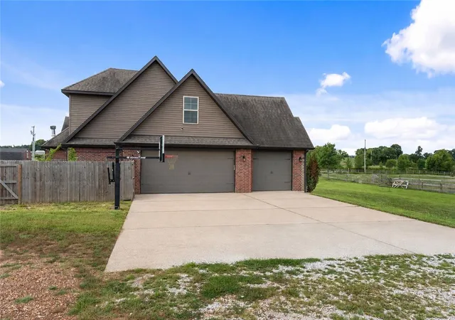 Photo 3 of Single family home for sale at 13414 Pearson Ranch Rd, Prairie Grove, AR 72753 | MLS# 1356072 | Listing updated on 2026-09-08