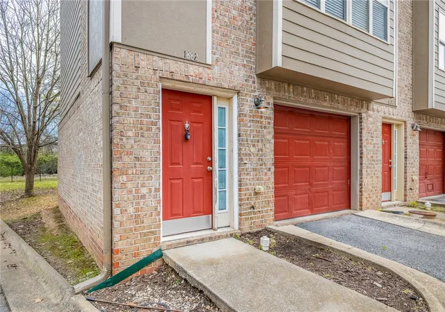 Photo 3 of Condo for sale at 1882 N Scull Crk Dr, Fayetteville, AR 72703 | MLS# 1356263 | Listing updated on 2026-09-09