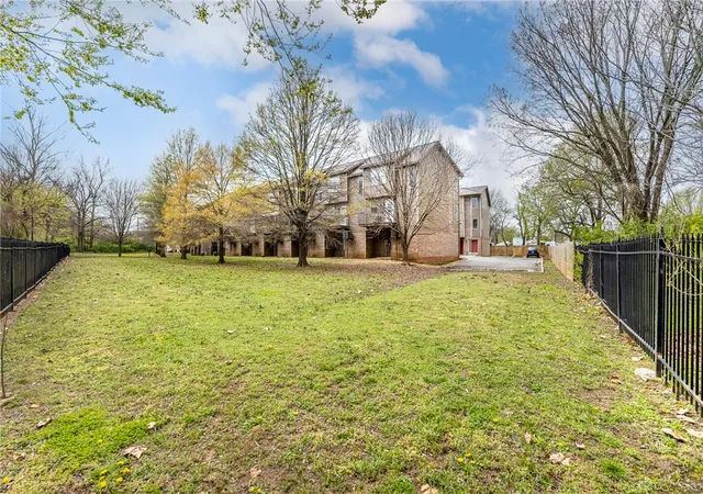 Photo 4 of Condo for sale at 1882 N Scull Crk Dr, Fayetteville, AR 72703 | MLS# 1356263 | Listing updated on 2026-09-09