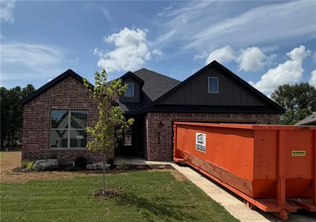 Photo 1 of Sale Pending at 2310 N Lexington St, Siloam Springs, AR 72761 | MLS# 1355067 | Listing updated on 2026-09-19