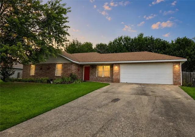 Photo 2 of Sale Pending at 686 Richland Crk Ave, Elkins, AR 72727 | MLS# 1356374 | Listing updated on 2026-09-12
