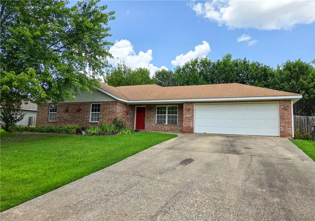 Photo 4 of Sale Pending at 686 Richland Crk Ave, Elkins, AR 72727 | MLS# 1356374 | Listing updated on 2026-09-12