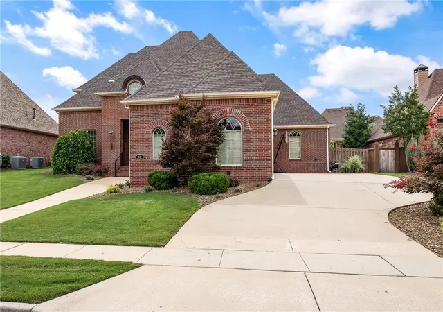 Photo 3 of Single family home for sale at 2320 Matterhorn Blvd, Rogers, AR 72758 | MLS# 1356372 | Listing updated on 2026-08-31