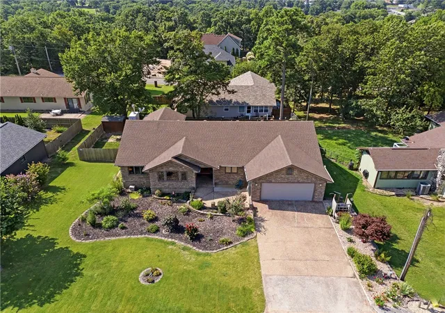 Photo 3 of Single family home for sale at 24 Indian Wells, Holiday Island, AR 72631 | MLS# 1356456 | Listing updated on 2026-09-20