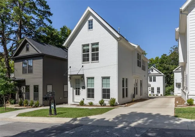 Photo 1 of Single family home for sale at 251 S Church Ave, Fayetteville, AR 72701 | MLS# 1356495 | Listing updated on 2026-09-05