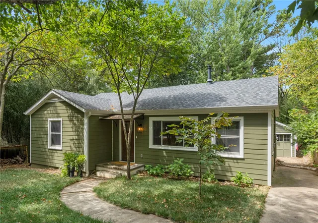 Photo 1 of Single family home for sale at 843 N Olive Ave, Fayetteville, AR 72701 | MLS# 1356580 | Listing updated on 2026-09-02