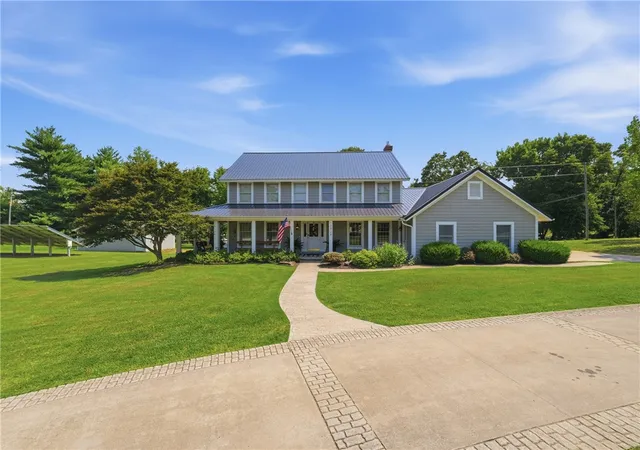 Photo 2 of Single family home for sale at 12929 Linden Dr, Neosho, MO 64850 | MLS# 1356379 | Listing updated on 2026-09-02