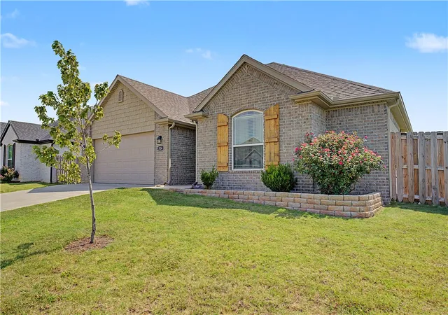 Photo 3 of Sale Pending at 314 Coventry Ave, Farmington, AR 72730 | MLS# 1356648 | Listing updated on 2026-09-17