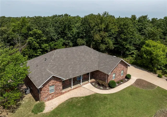 Photo 4 of Single family home for sale at 1 Brunswick Dr, Bella Vista, AR 72715 | MLS# 1356393 | Listing updated on 2026-09-13
