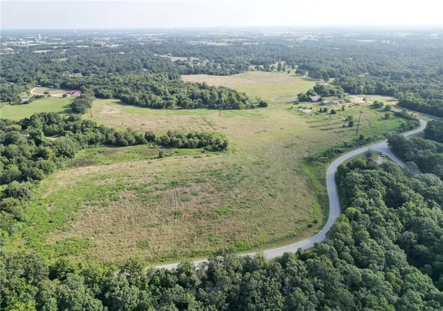 Photo 3 of Sale Pending at 17999 Fisher Frd Rd, Siloam Springs, AR 72761 | MLS# 1356541 | Listing updated on 2026-08-31