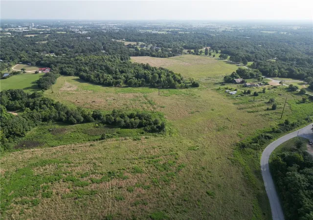 Photo 3 of Sale Pending at 17999 Fisher Frd Rd, Siloam Springs, AR 72761 | MLS# 1356541 | Listing updated on 2026-08-31
