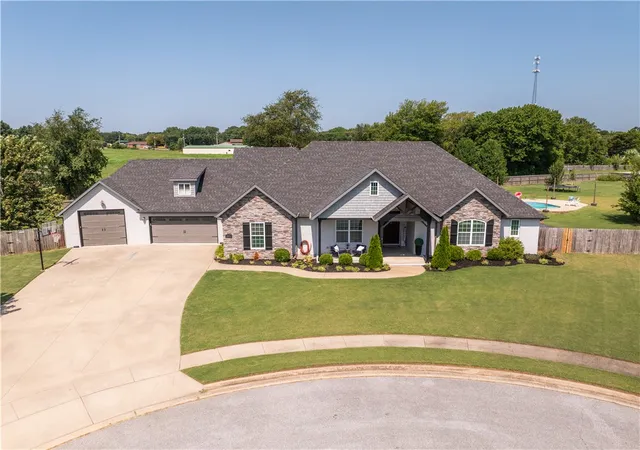 Photo 1 of Single family home for sale at 509 Waterfalls Ct, Farmington, AR 72730 | MLS# 1356596 | Listing updated on 2026-09-07